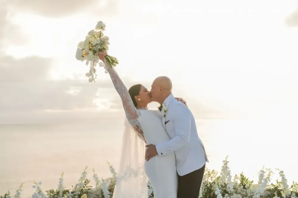 wedding ceremony cliffside venue in uluwatu
