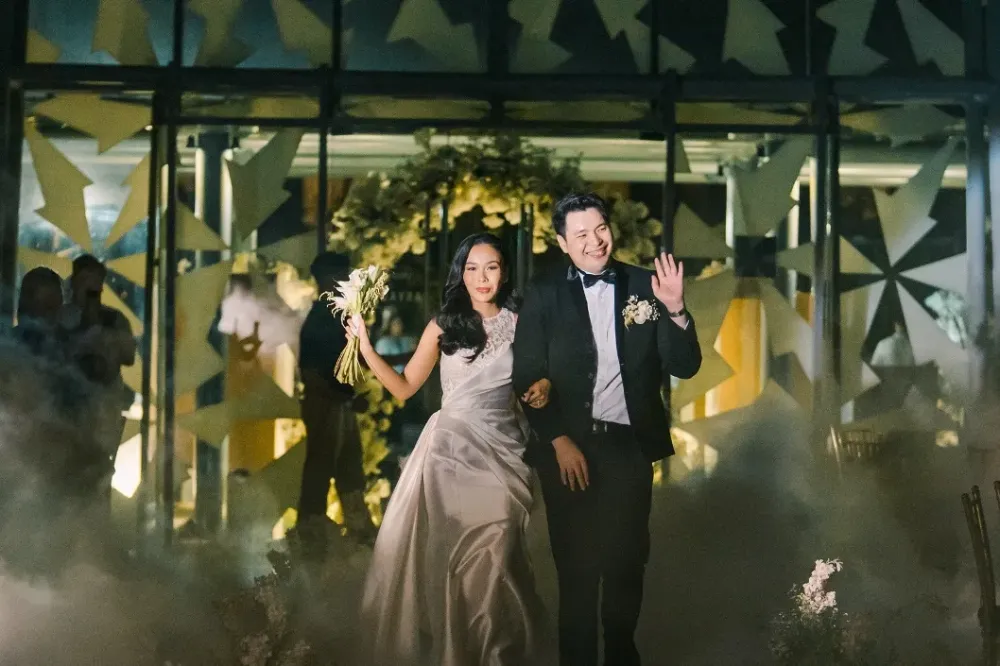 wedding grand entrance with smoke
